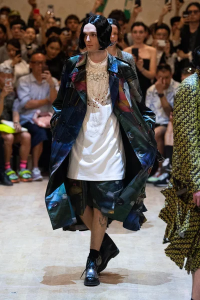 Look 32